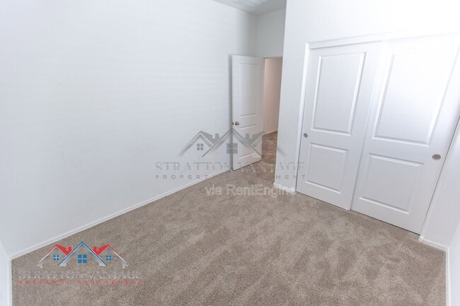 Building Photo - 1330 W Hess Ave