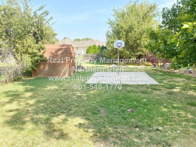 Building Photo - Lovely 3 Bedroom Home in West Point Availa...