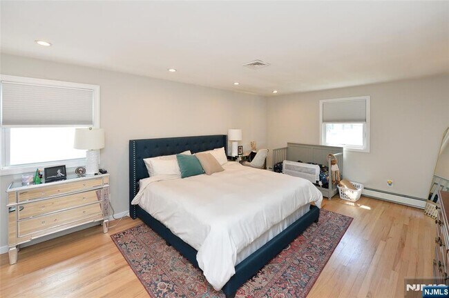 Building Photo - 5-15 Dorothy Street Unit 1X