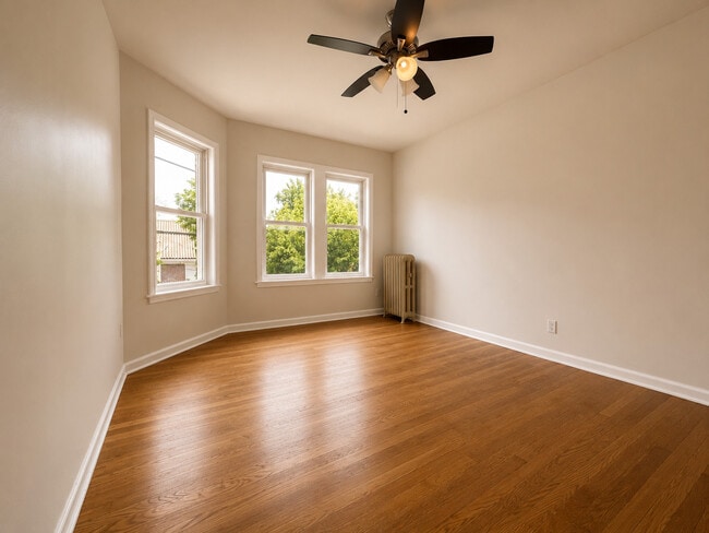 Building Photo - 4752 N Lotus Ave