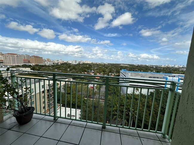 Building Photo - 3500 Coral Wy