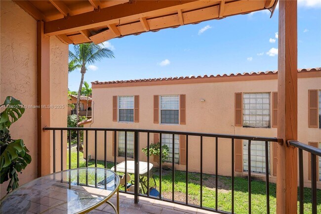 Building Photo - 7105 Miami Lakes Dr