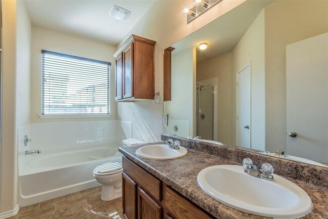 Building Photo - 12116 Pecangate Way