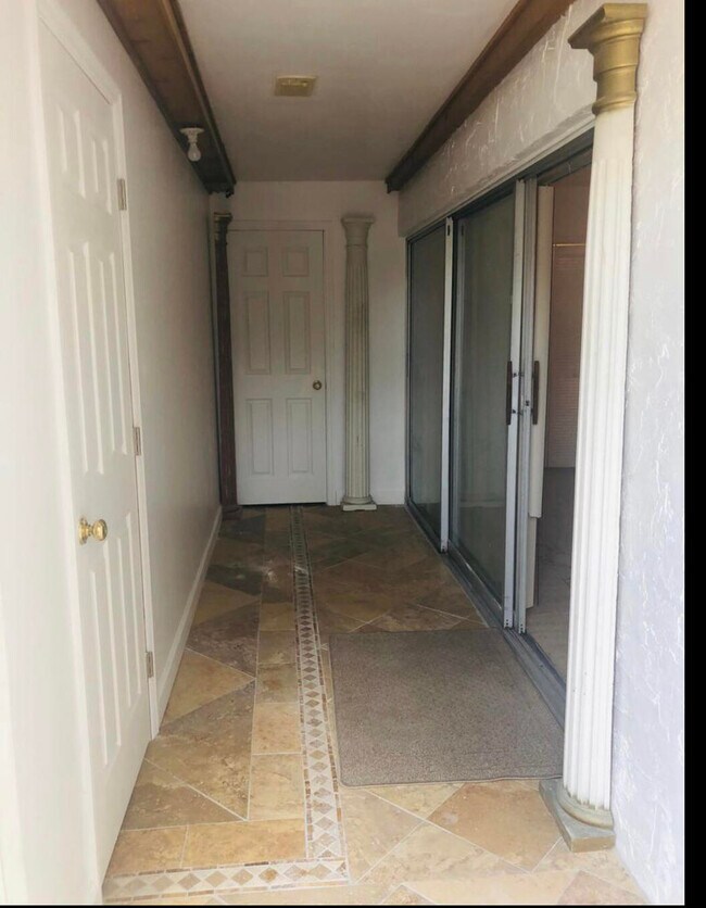 Building Photo - 301 Ocean Dr