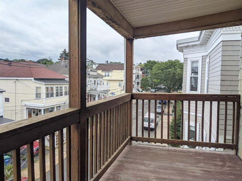 Building Photo - 104 Conwell Ave