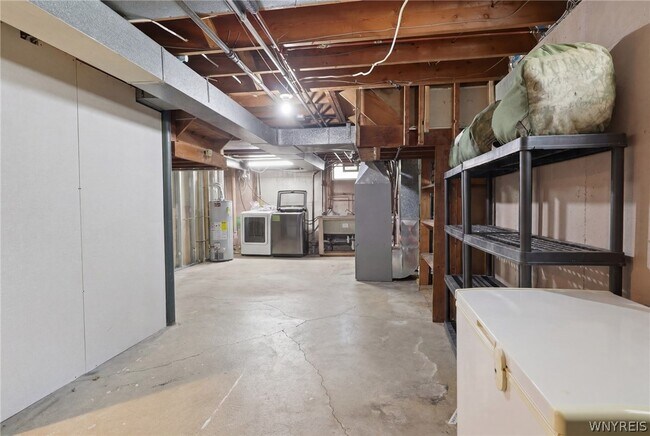Building Photo - 16 Paramount Pkwy