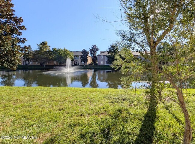 Building Photo - 9595 Amarante Cir