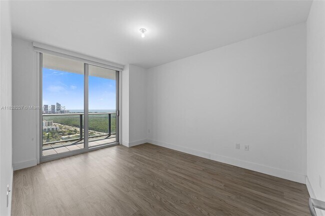 Building Photo - 16385 Biscayne Blvd