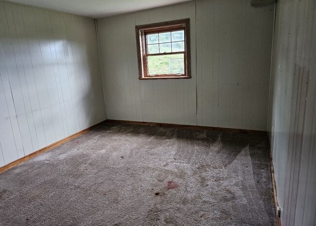 Building Photo - Cumberland Gap / Harrogate 37724 - Horse Friendly, 4 bedroom, 2 bath home with stable - Contact B...