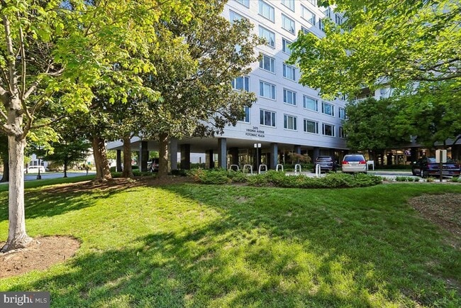 Building Photo - 2475 Virginia Ave NW