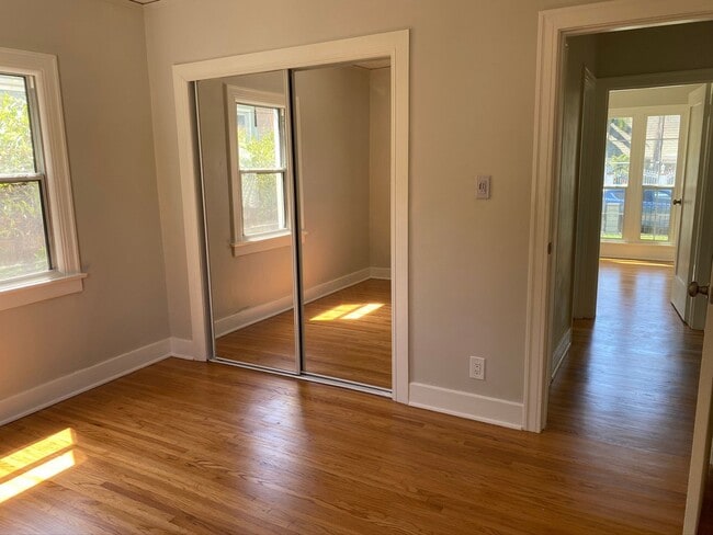 Building Photo - Spacious 2 Bedroom 1 Bath House in Eagle Rock