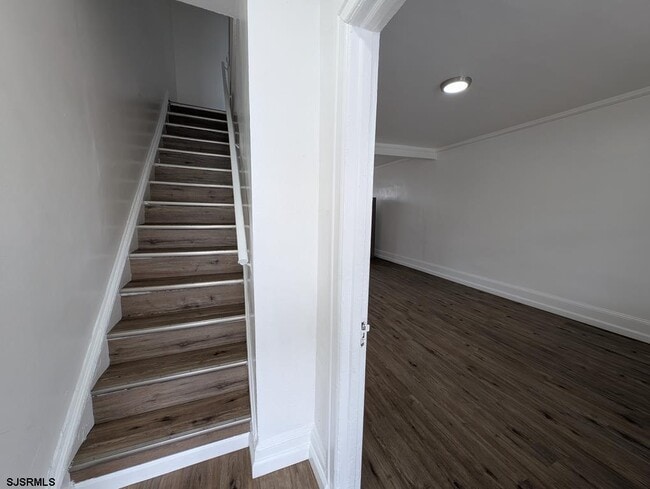 Building Photo - 1005 N Michigan Ave