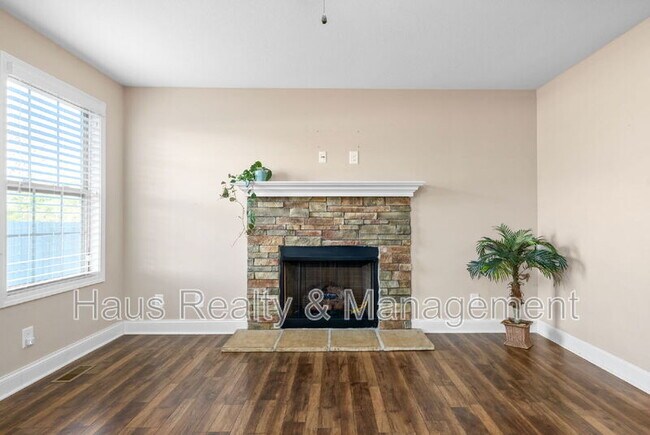 Building Photo - 112 Sycamore Hill Dr