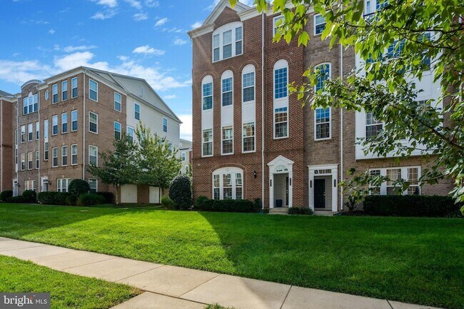 Building Photo - 42790 Lauder Terrace