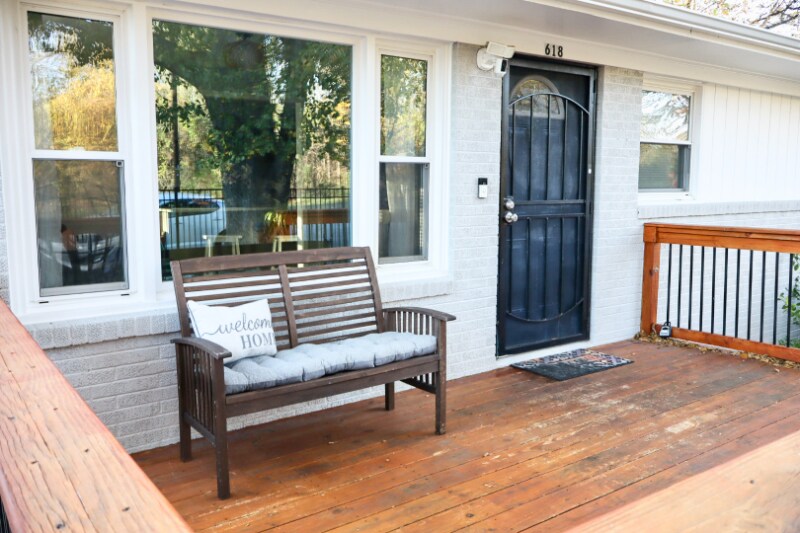 Building Photo - 618 Troy St