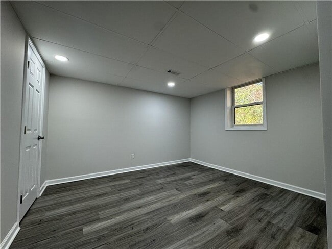 Building Photo - 3489 Creighton Rd SW