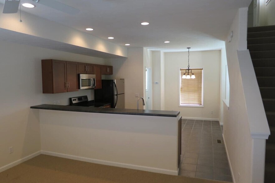 Building Photo - 1117 Umber Dr