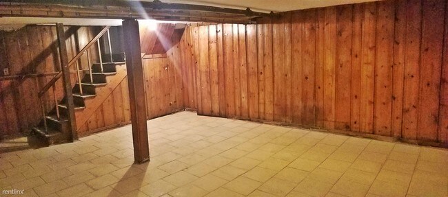 Building Photo - 19 Philip Pl