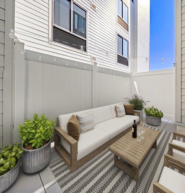 Building Photo - 4525 Bergenwood Ave