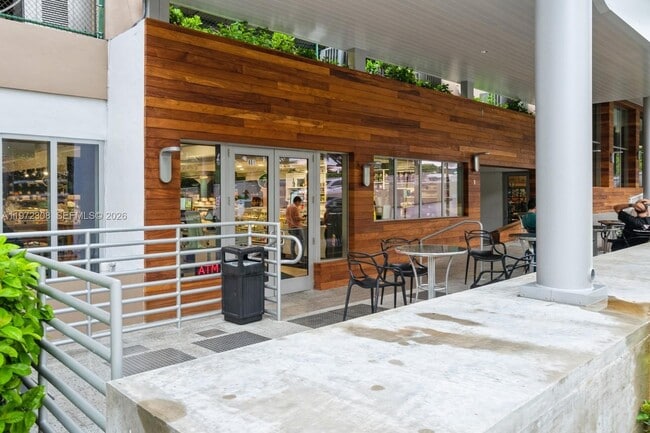 Building Photo - 540 Brickell Key Dr