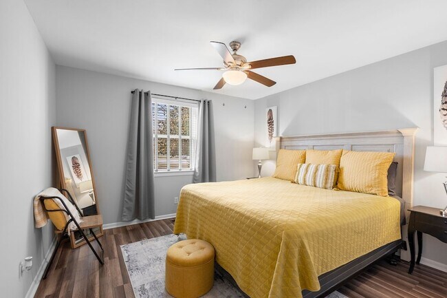 Building Photo - 1122 2nd Ave S