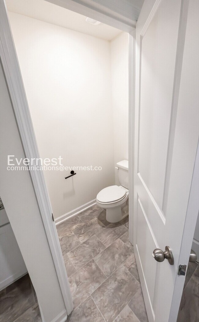 Building Photo - 3-Bed/2.5-Bath Spacious Home/Available Now!