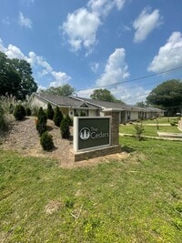 Building Photo - 121 Cedar Ct