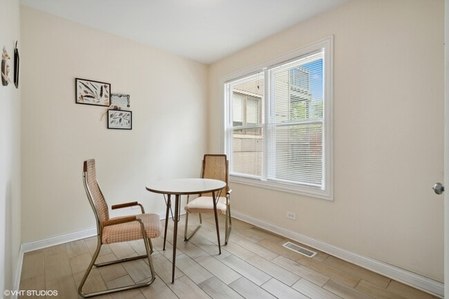 Building Photo - 2759 W Francis Pl