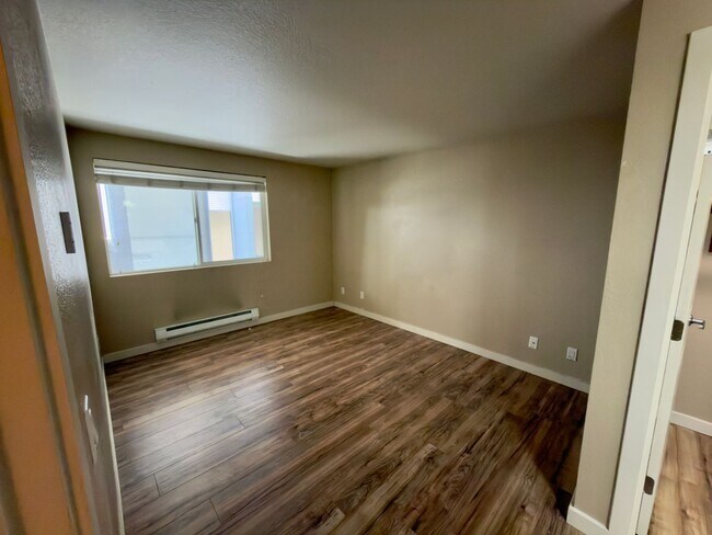Building Photo - Cozy Beacon Hill Condo Near Downtown & Light Rail