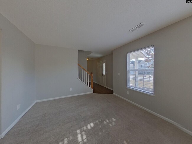 Building Photo - 732 Elderberry Ln