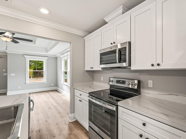 Building Photo - 3 Bedroom Home Available In Crawfordville ...