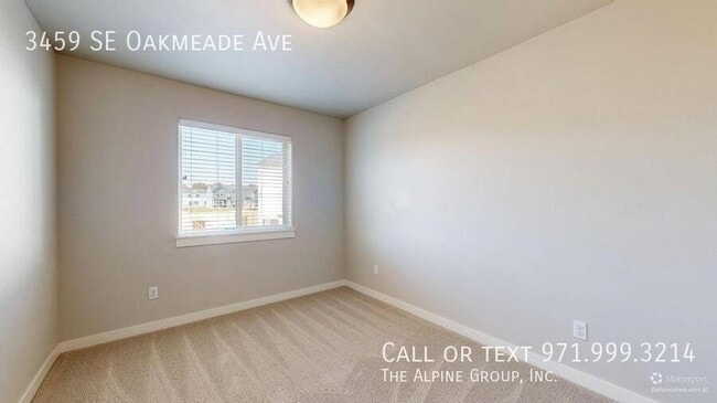 Building Photo - 3459 SE Oakmeade Ave