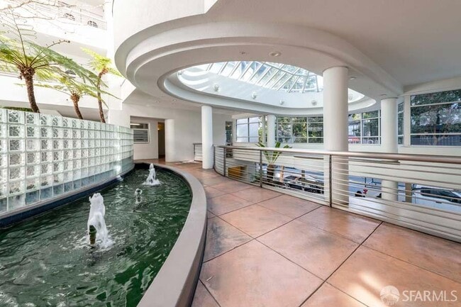 Building Photo - 403 Main St