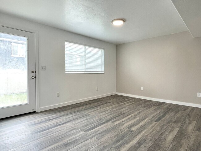 Building Photo - 3037 S Red Pine Dr