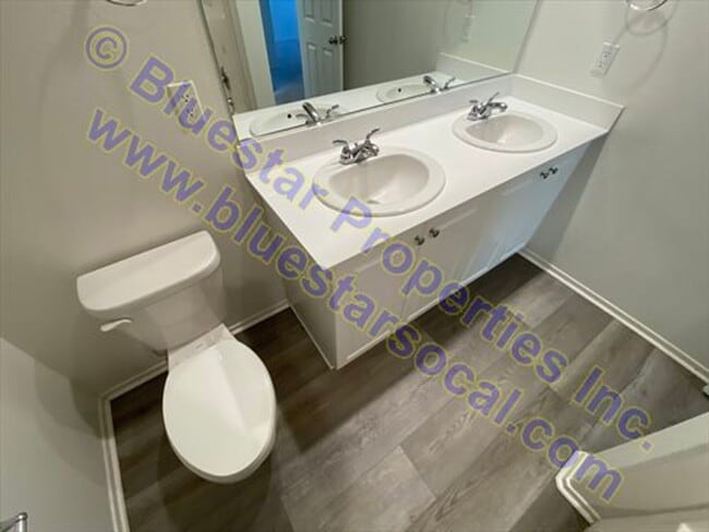 Building Photo - Just listed 5 bedroom in Victorville