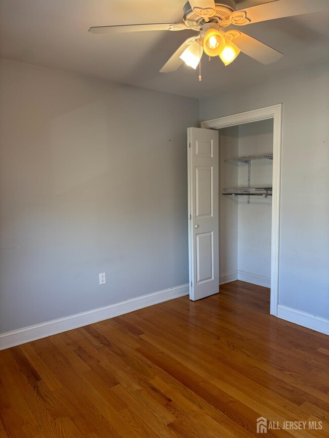 Building Photo - 112 N Broadway