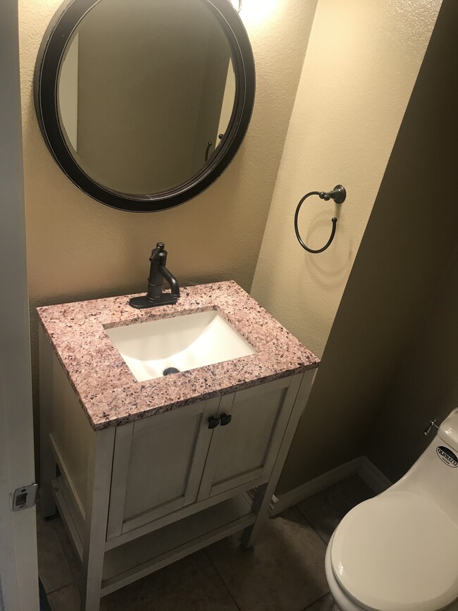 Building Photo - 1431 Robles Dr