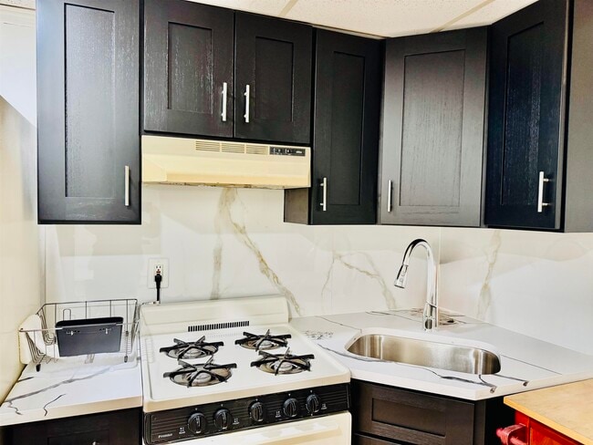 Building Photo - 104 North St