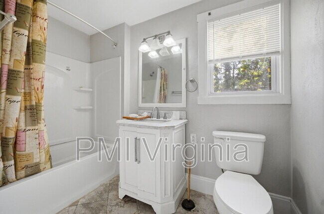 Building Photo - 1906 Montclair Ave