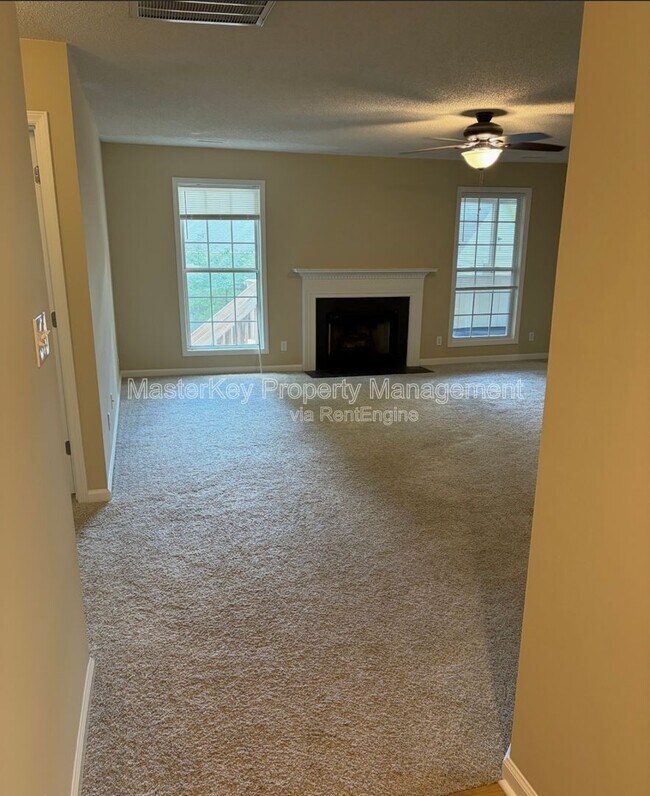 Building Photo - 1401 Ravensthorpe Dr