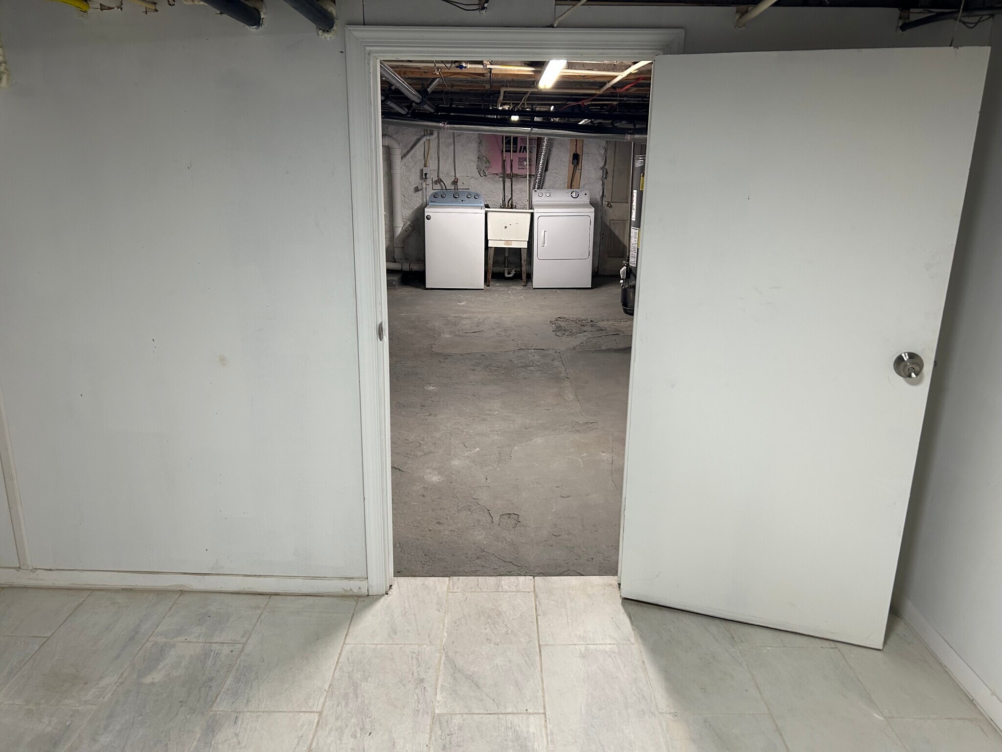 Building Photo - 516 Woodbourne Ave
