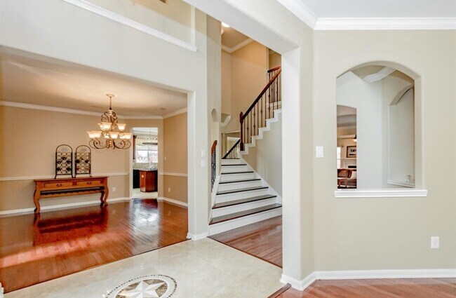 Building Photo - 303 N Elder Grove Dr