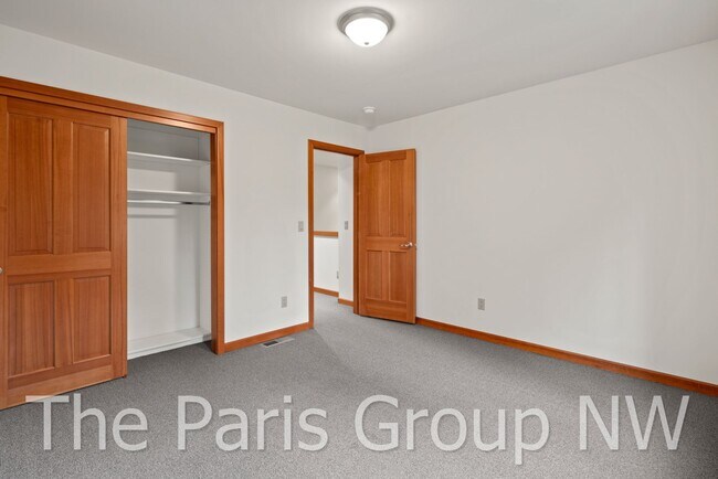 Building Photo - Gorgeous 3,400sf Golf Course Craftsman on ...