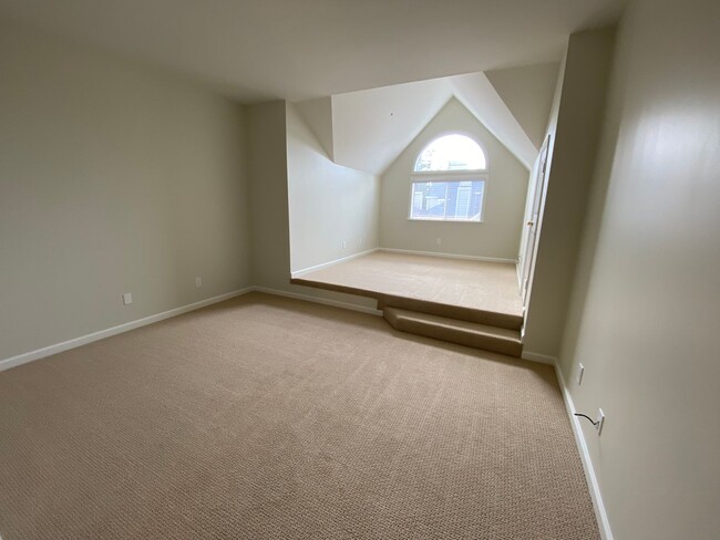 Building Photo - 3421 El Camino Real
