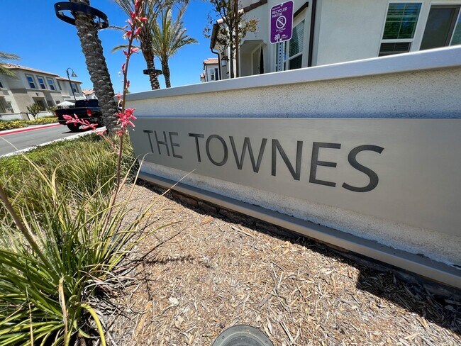 Building Photo - 2 bedroom Condo with a LOFT located in Menifee!