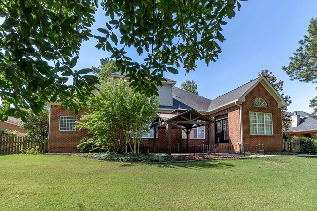 Building Photo - Private, 5 bedroom, 3.5 bath, Evans home-overlooking the woods!