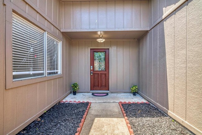 Building Photo - 7431 Ridgeberry Dr