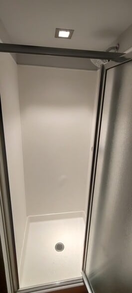 Bathroom 2 - 530 Melrose Ave E
