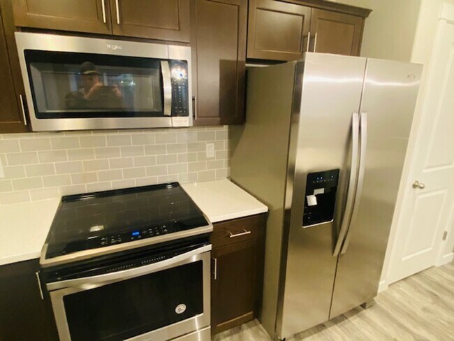 Building Photo - Beautiful Newer Home in Terrific Salmon Creek Location