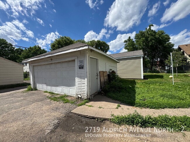Building Photo - 2719 N Aldrich Ave